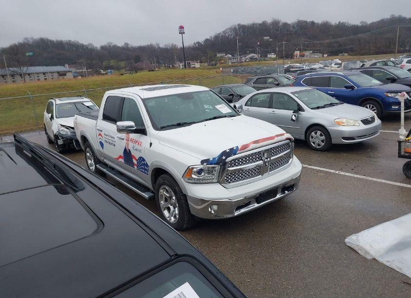 2018 Ram 1500 LARAMIE 4X4 5'7 BOX (VIN 1C6RR7NT1JS146784) main photo