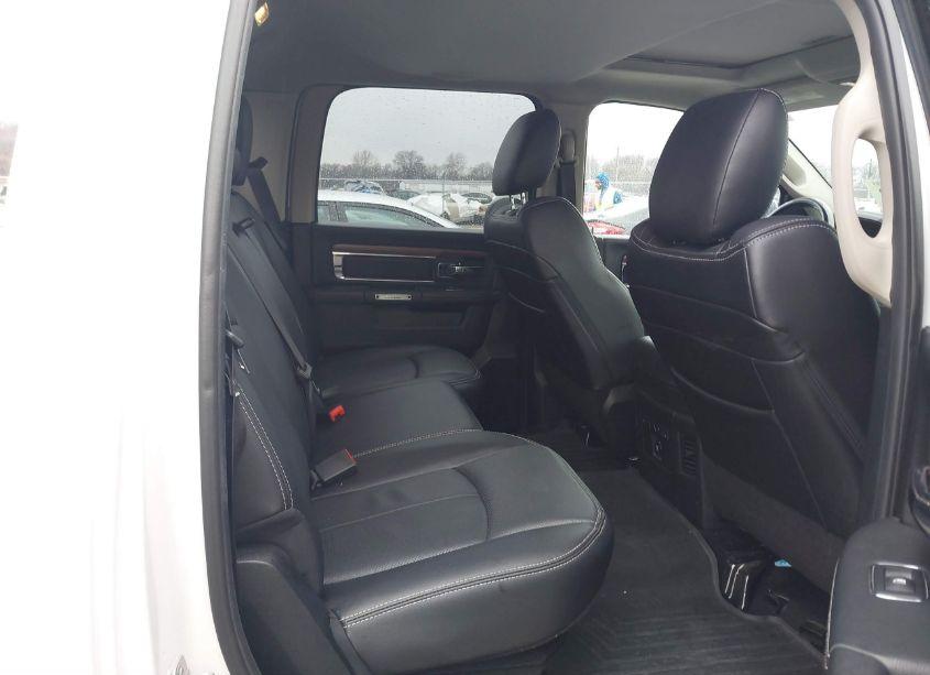 Photo 8 of 2018 Ram 1500 LARAMIE 4X4 5'7 BOX (VIN 1C6RR7NT1JS146784)