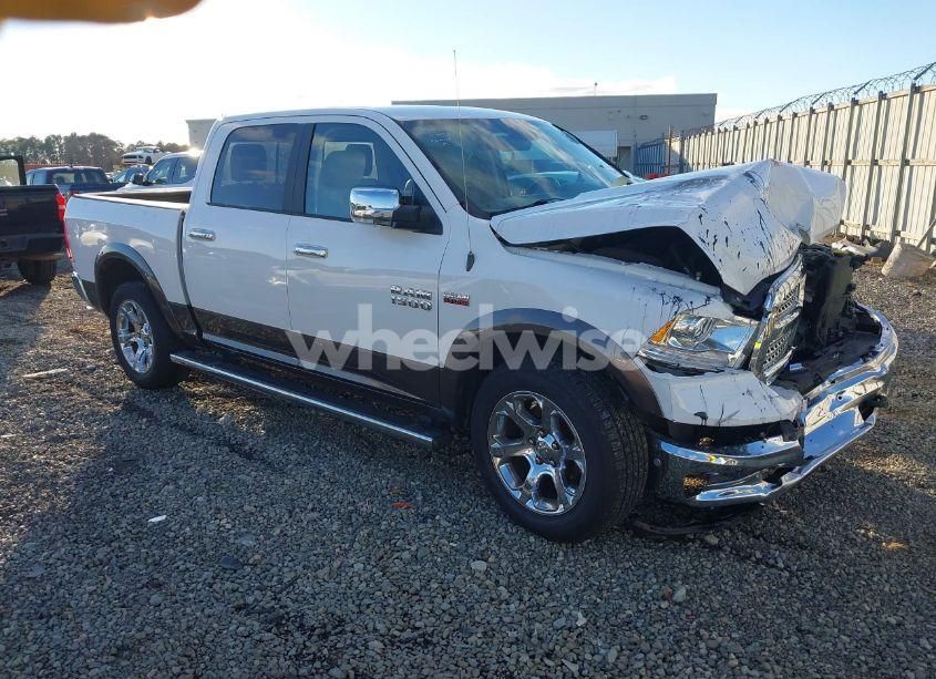 2018 Ram 1500 LARAMIE 4X4 5'7 BOX (VIN 1C6RR7NT1JS186136) main photo