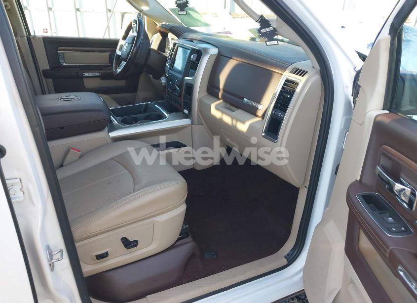 Photo 5 of 2018 Ram 1500 LARAMIE 4X4 5'7 BOX (VIN 1C6RR7NT1JS186136)