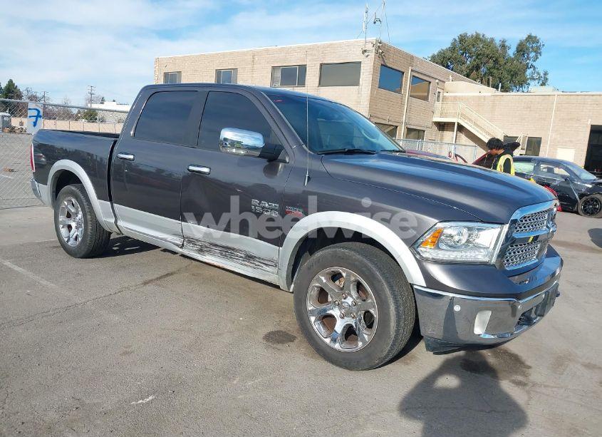 2017 Ram 1500 LARAMIE 4X4 5'7 BOX (VIN 1C6RR7NT2HS815929) main photo