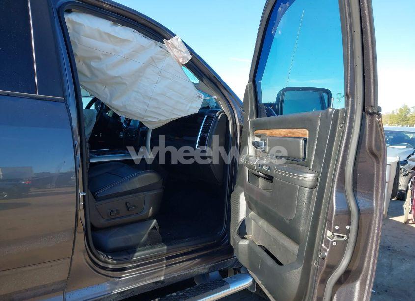 Photo 5 of 2016 Ram 1500 LARAMIE (VIN 1C6RR7NT6GS282093)