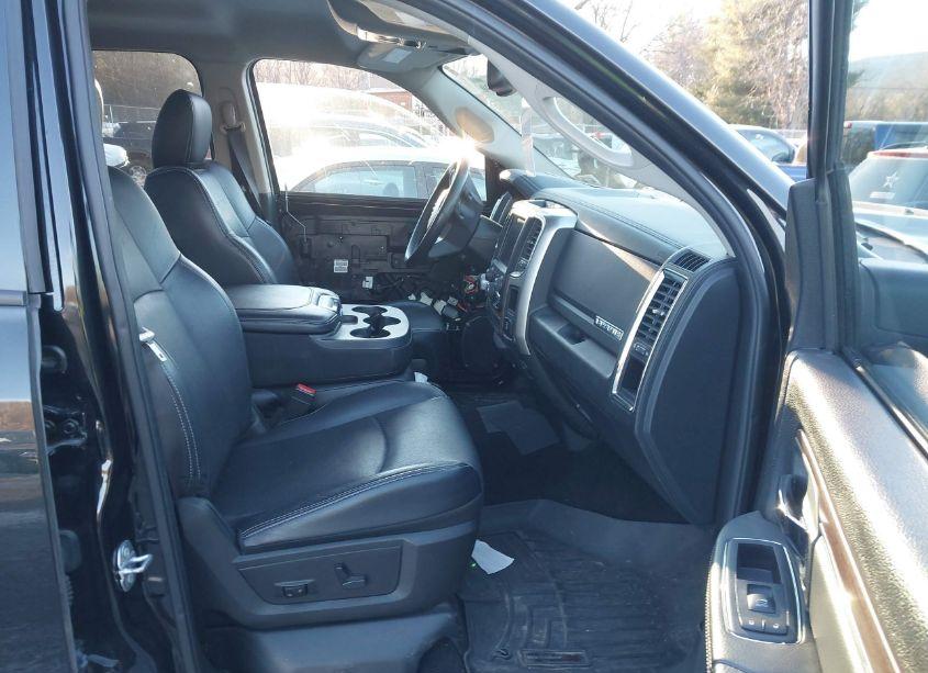 Photo 5 of 2017 Ram 1500 LARAMIE 4X4 5'7 BOX (VIN 1C6RR7NTXHS617132)