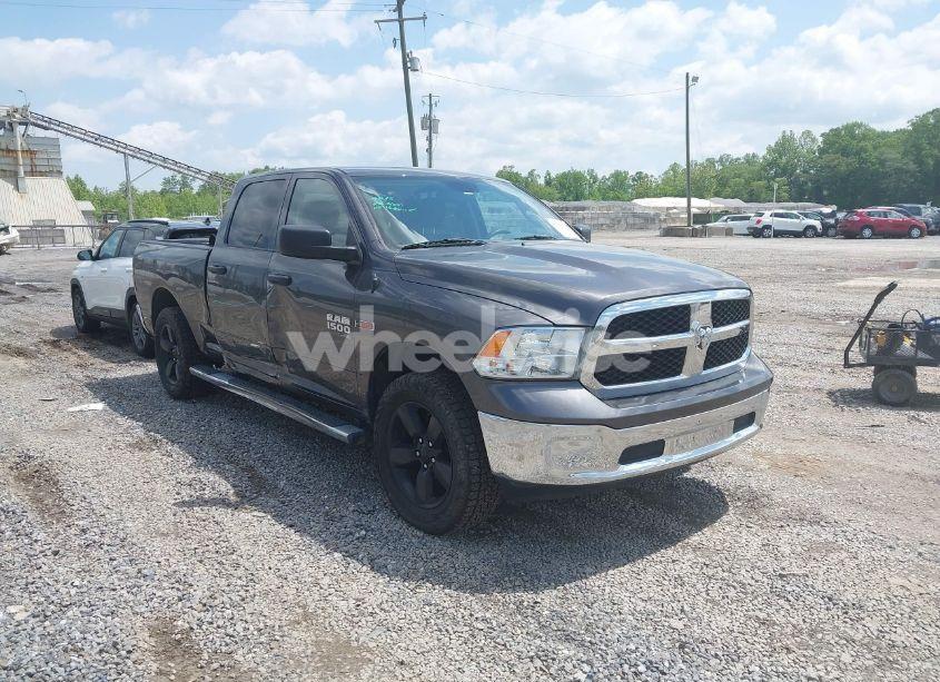 2019 Ram 1500 CLASSIC TRADESMAN 4X4 6'4 BOX (VIN 1C6RR7SM1KS696999) main photo