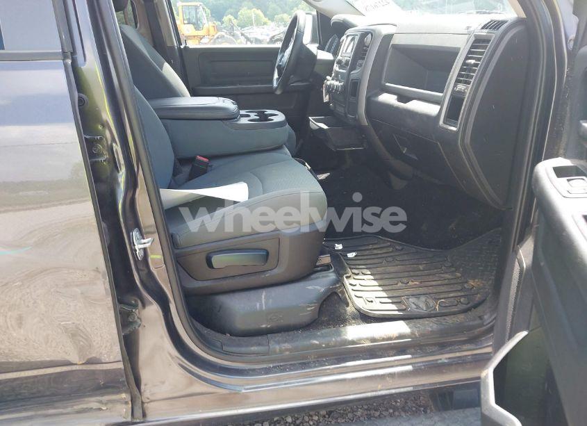 Photo 5 of 2019 Ram 1500 CLASSIC TRADESMAN 4X4 6'4 BOX (VIN 1C6RR7SM1KS696999)