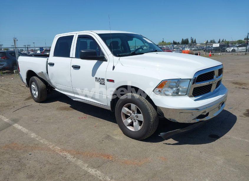 2019 Ram 1500 CLASSIC TRADESMAN 4X4 6'4 BOX (VIN 1C6RR7SMXKS699593) main photo