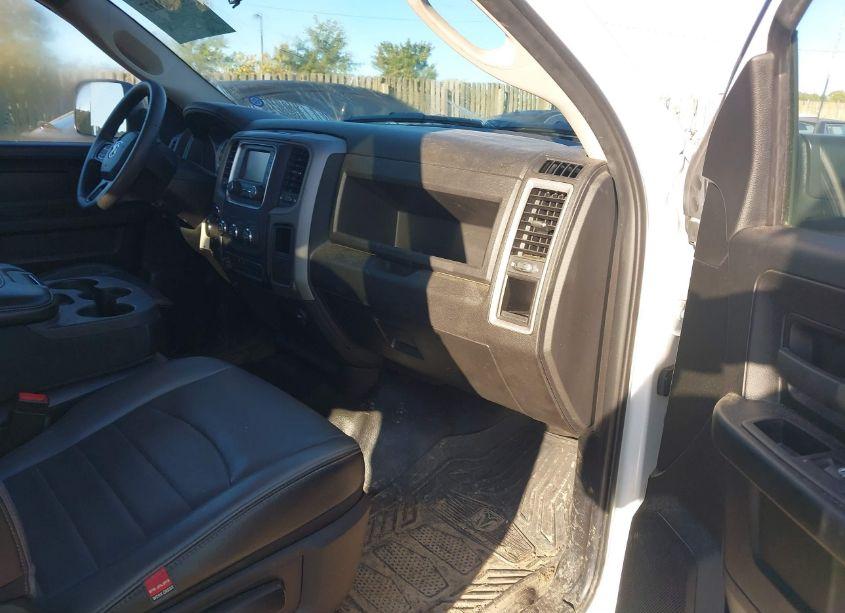 Photo 5 of 2022 Ram 1500 CLASSIC TRADESMAN 4X4 6'4 BOX (VIN 1C6RR7ST2NS245396)