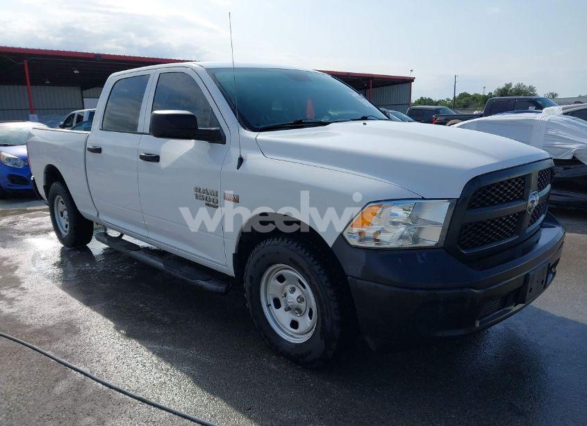 2019 Ram 1500 CLASSIC TRADESMAN 4X4 6'4 BOX (VIN 1C6RR7ST3KS688104) main photo