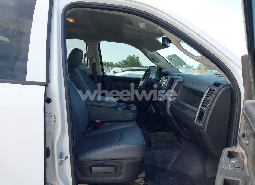 Photo 5 of 2019 Ram 1500 CLASSIC TRADESMAN 4X4 6'4 BOX (VIN 1C6RR7ST3KS688104)