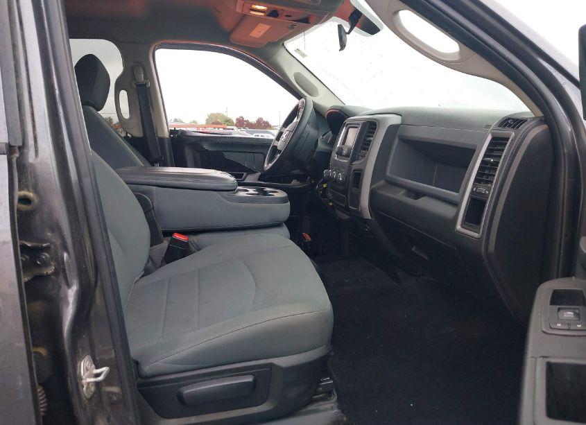 Photo 5 of 2018 Ram 1500 TRADESMAN 4X4 6'4 BOX (VIN 1C6RR7ST9JS282357)