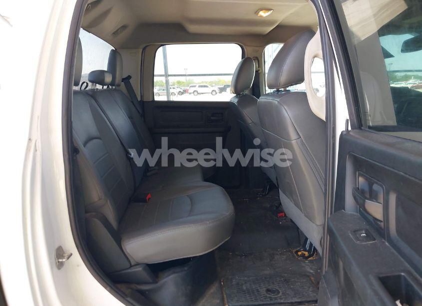 Photo 8 of 2018 Ram 1500 TRADESMAN 4X4 6'4 BOX (VIN 1C6RR7STXJS190772)