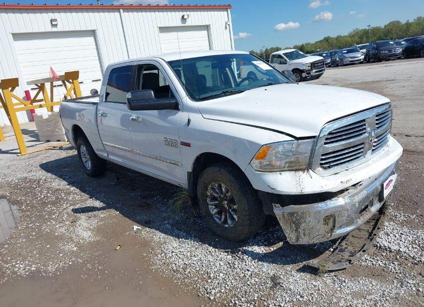 2015 Ram 1500 (VIN 1C6RR7TM7FS562681) main photo