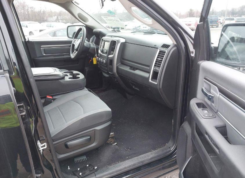 Photo 5 of 2021 Ram 1500 CLASSIC SLT 4X4 6'4 BOX (VIN 1C6RR7TT0MS521488)