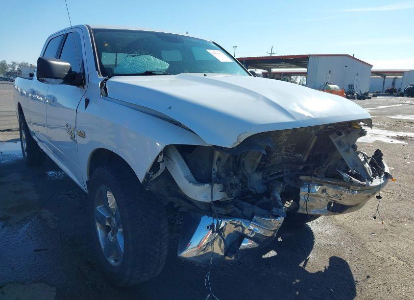 2019 Ram 1500 CLASSIC BIG HORN 4X4 6'4 BOX (VIN 1C6RR7TT2KS576635) main photo