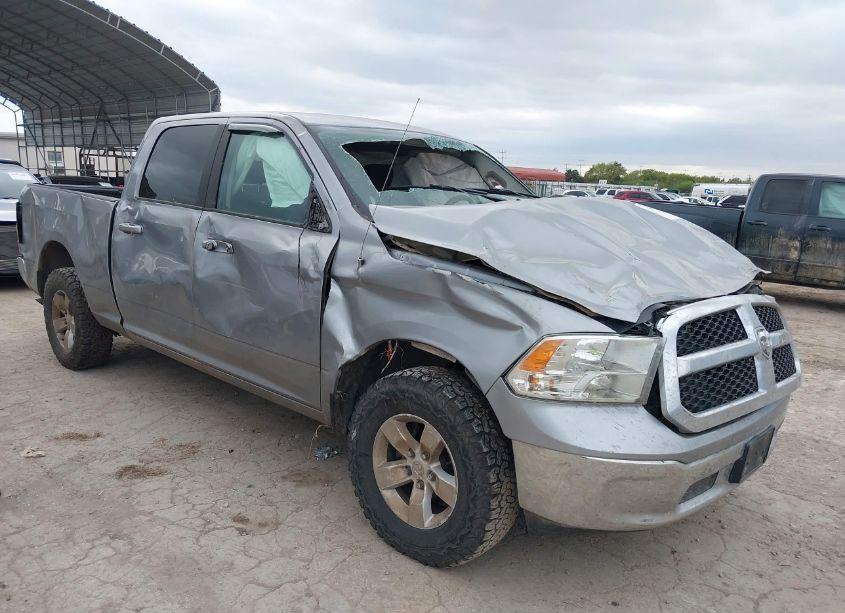 2019 Ram 1500 CLASSIC SLT 4X4 6'4 BOX (VIN 1C6RR7TT2KS612081) main photo