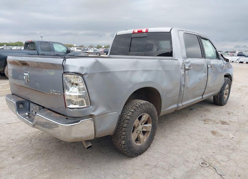 Photo 4 of 2019 Ram 1500 CLASSIC SLT 4X4 6'4 BOX (VIN 1C6RR7TT2KS612081)