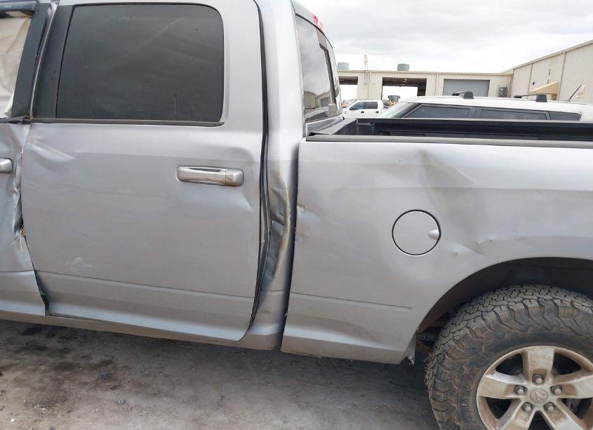 Photo 6 of 2019 Ram 1500 CLASSIC SLT 4X4 6'4 BOX (VIN 1C6RR7TT2KS612081)