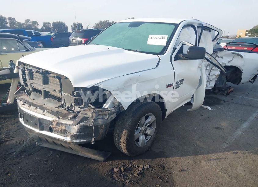 Photo 2 of 2020 Ram 1500 CLASSIC SLT 4X4 6'4 BOX (VIN 1C6RR7TT2LS102301)