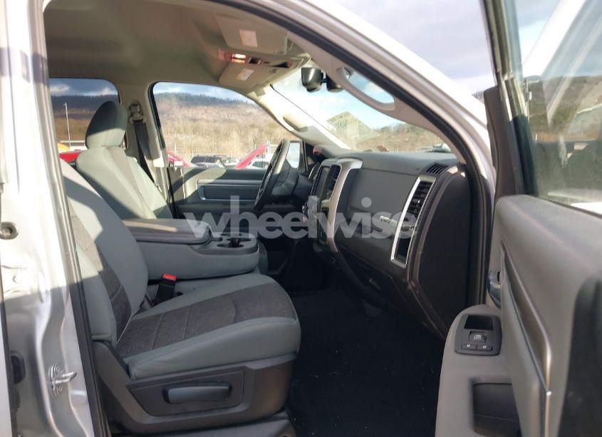 Photo 5 of 2019 Ram 1500 CLASSIC BIG HORN 4X4 6'4 BOX (VIN 1C6RR7TT3KS553011)