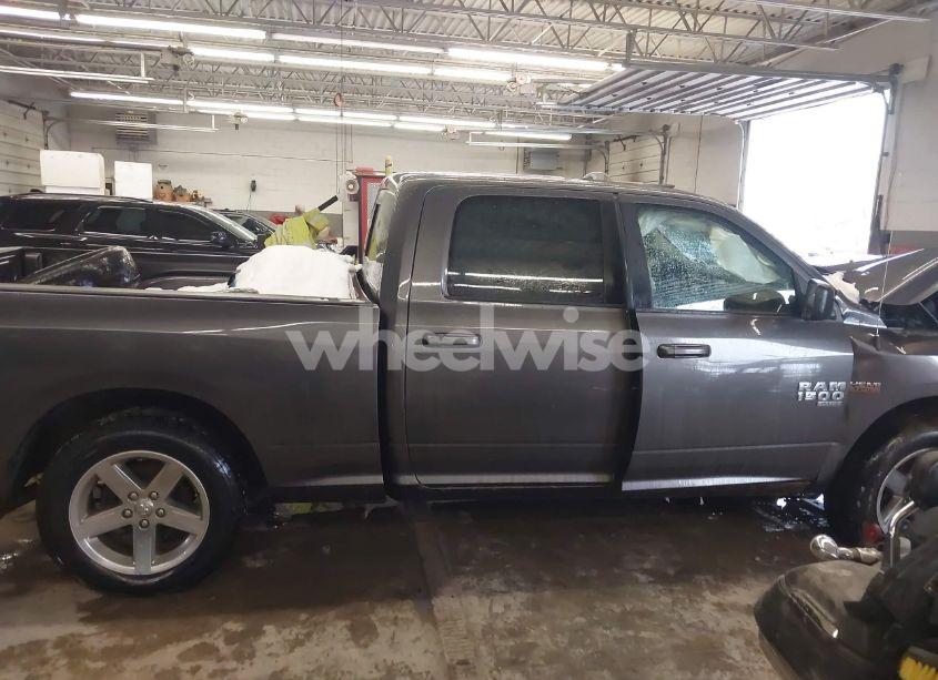 Photo 14 of 2019 Ram 1500 CLASSIC SLT (VIN 1C6RR7TT3KS608248)