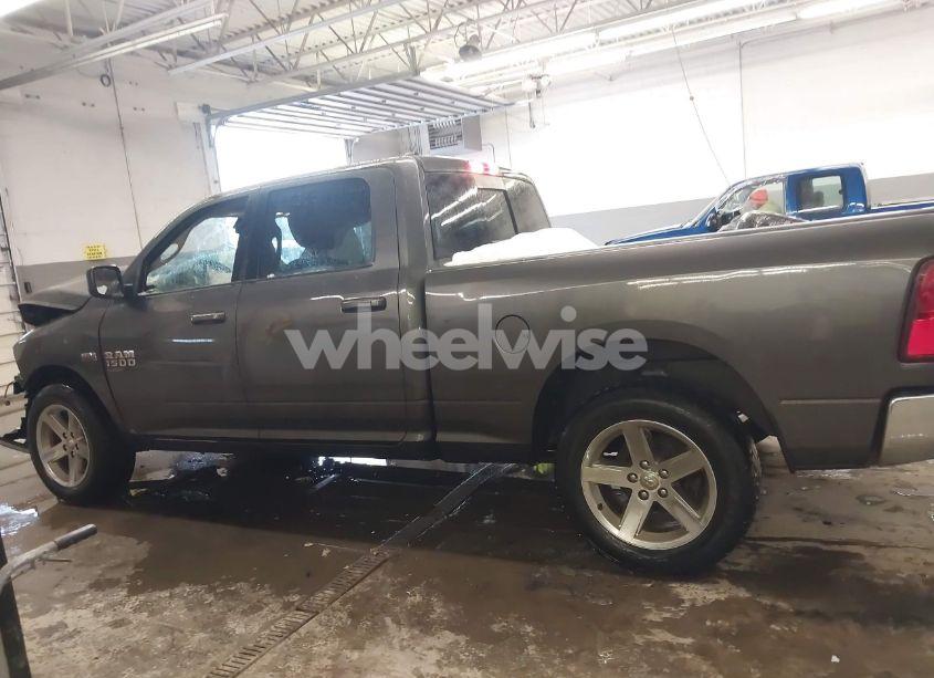 Photo 15 of 2019 Ram 1500 CLASSIC SLT (VIN 1C6RR7TT3KS608248)