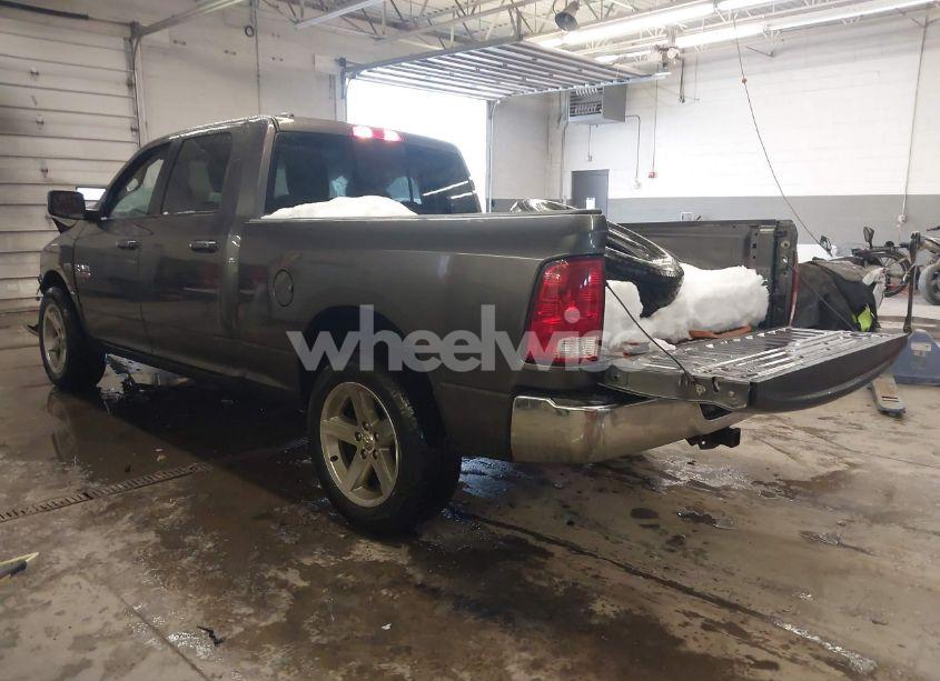 Photo 3 of 2019 Ram 1500 CLASSIC SLT (VIN 1C6RR7TT3KS608248)