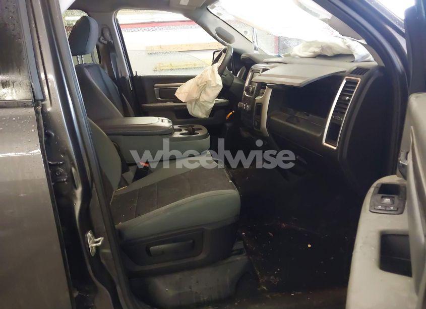 Photo 5 of 2019 Ram 1500 CLASSIC SLT (VIN 1C6RR7TT3KS608248)