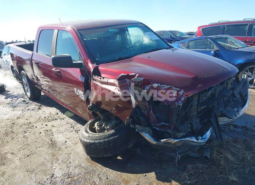 2019 Ram 1500 CLASSIC SLT 4X4 6'4 BOX (VIN 1C6RR7TT3KS621436) main photo