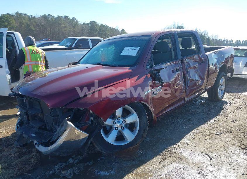 Photo 2 of 2019 Ram 1500 CLASSIC SLT 4X4 6'4 BOX (VIN 1C6RR7TT3KS621436)