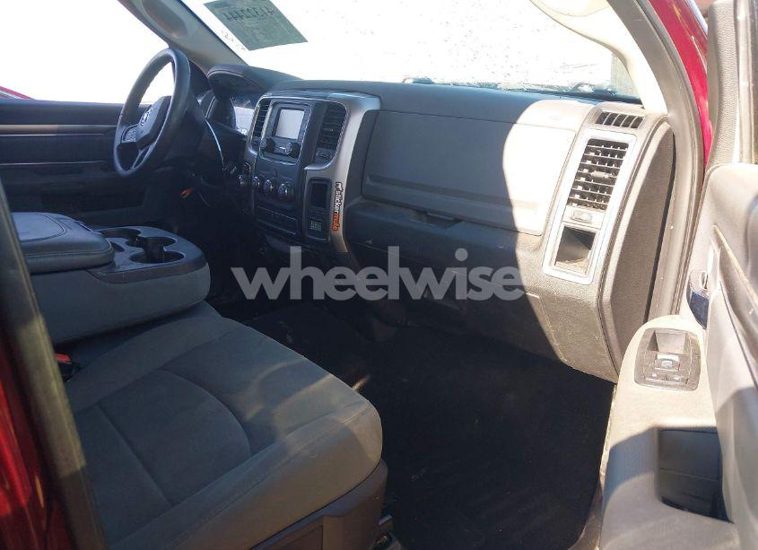 Photo 5 of 2019 Ram 1500 CLASSIC SLT 4X4 6'4 BOX (VIN 1C6RR7TT3KS621436)