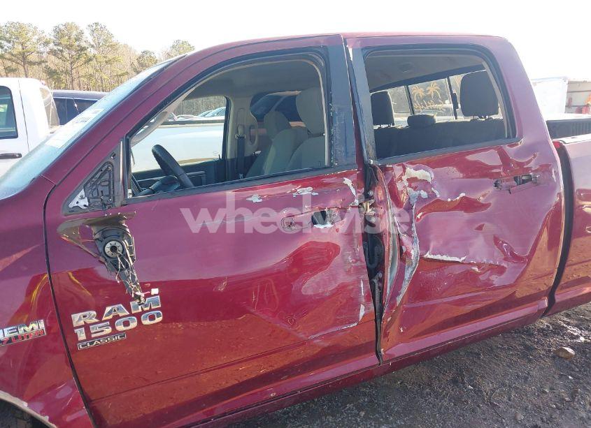 Photo 6 of 2019 Ram 1500 CLASSIC SLT 4X4 6'4 BOX (VIN 1C6RR7TT3KS621436)