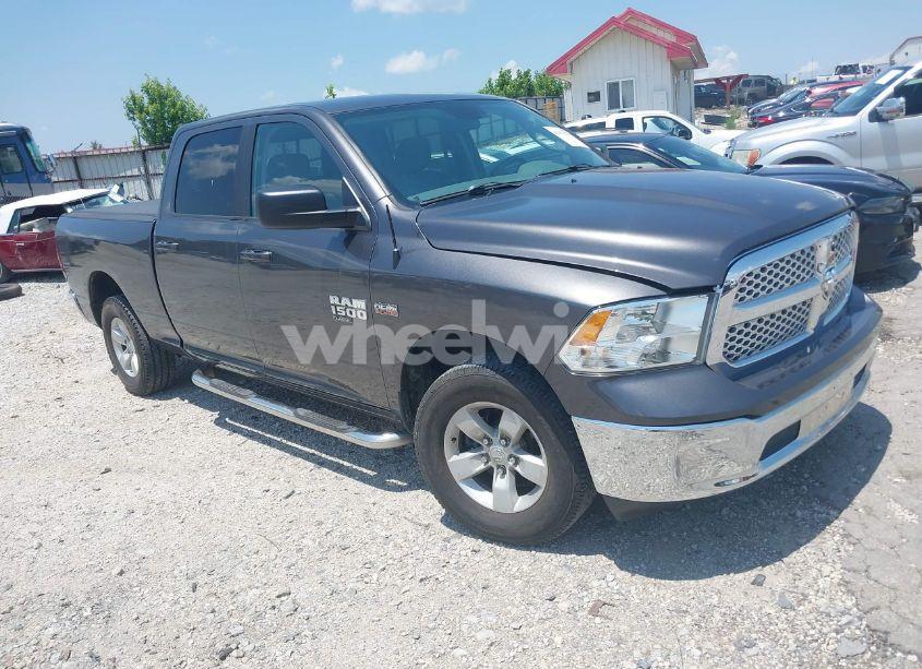 2019 Ram 1500 CLASSIC SLT 4X4 6'4 BOX (VIN 1C6RR7TT4KS516856) main photo