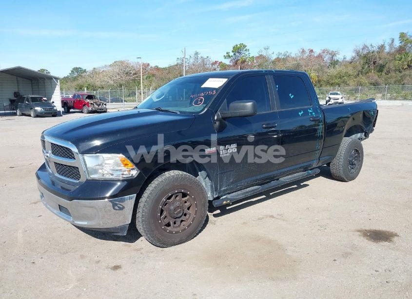 Photo 2 of 2019 Ram 1500 CLASSIC SLT 4X4 6'4 BOX (VIN 1C6RR7TT4KS606315)