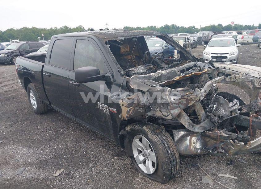 2019 Ram 1500 CLASSIC SLT 4X4 6'4" BOX (VIN 1C6RR7TT4KS713879) main photo