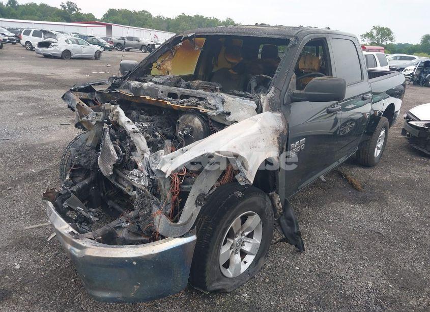 Photo 2 of 2019 Ram 1500 CLASSIC SLT 4X4 6'4" BOX (VIN 1C6RR7TT4KS713879)