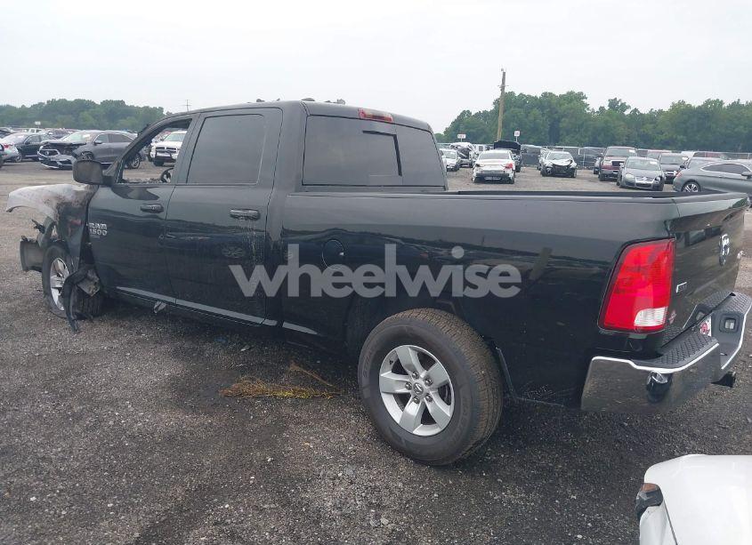 Photo 3 of 2019 Ram 1500 CLASSIC SLT 4X4 6'4" BOX (VIN 1C6RR7TT4KS713879)