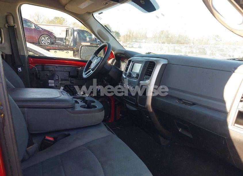 Photo 5 of 2019 Ram 1500 CLASSIC SLT 4X4 6'4 BOX (VIN 1C6RR7TT5KS516896)