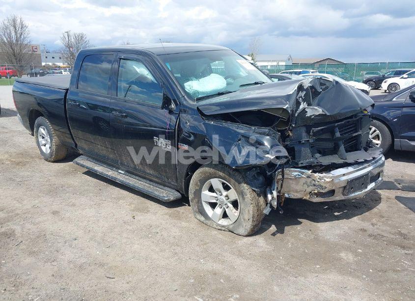 2019 Ram 1500 CLASSIC SLT 4X4 6'4 BOX (VIN 1C6RR7TT5KS689558) main photo