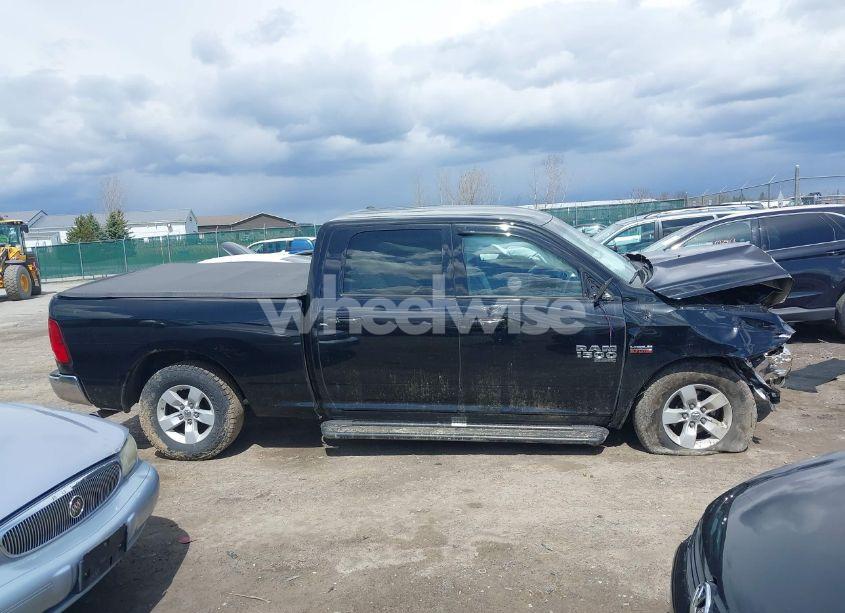 Photo 13 of 2019 Ram 1500 CLASSIC SLT 4X4 6'4 BOX (VIN 1C6RR7TT5KS689558)