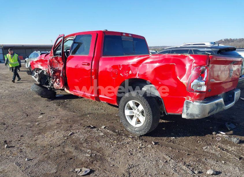 Photo 3 of 2020 Ram 1500 CLASSIC SLT 4X4 6'4 BOX (VIN 1C6RR7TT5LS124843)