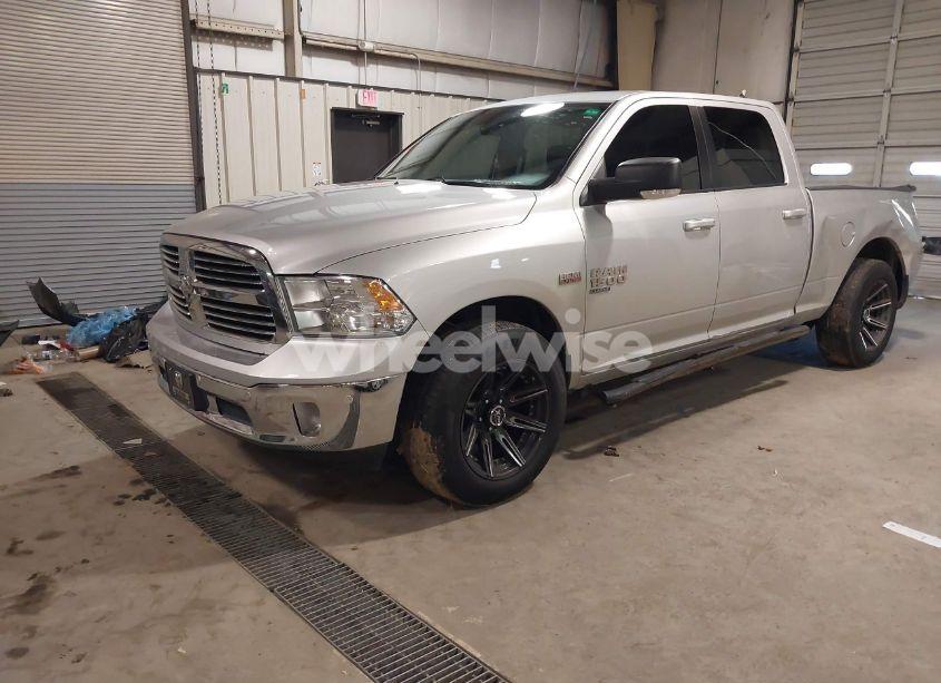 Photo 2 of 2019 Ram 1500 CLASSIC BIG HORN 4X4 6'4 BOX (VIN 1C6RR7TT6KS530693)