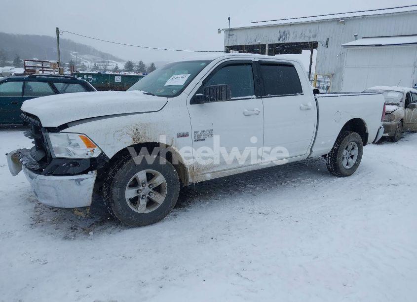 Photo 2 of 2019 Ram 1500 CLASSIC SLT 4X4 6'4 BOX (VIN 1C6RR7TT6KS587928)