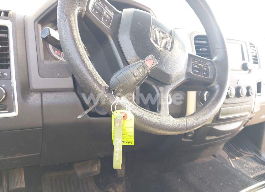 Photo 11 of 2019 Ram 1500 CLASSIC SLT 4X4 6'4 BOX (VIN 1C6RR7TT8KS576395)