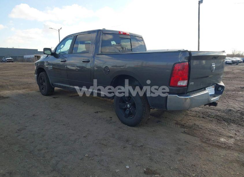 Photo 3 of 2019 Ram 1500 CLASSIC SLT 4X4 6'4 BOX (VIN 1C6RR7TT8KS576395)