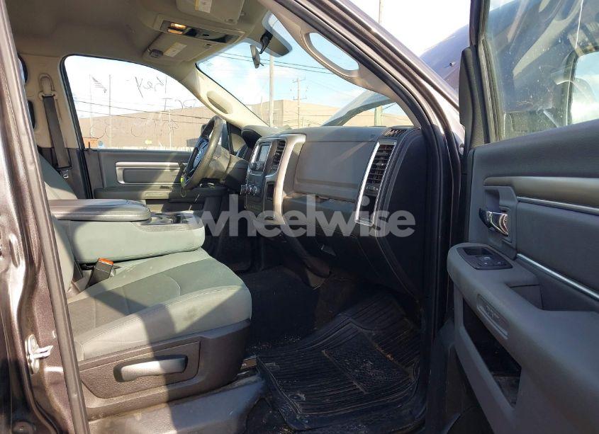 Photo 5 of 2019 Ram 1500 CLASSIC SLT 4X4 6'4 BOX (VIN 1C6RR7TT8KS576395)