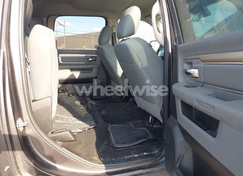 Photo 8 of 2019 Ram 1500 CLASSIC SLT 4X4 6'4 BOX (VIN 1C6RR7TT8KS576395)