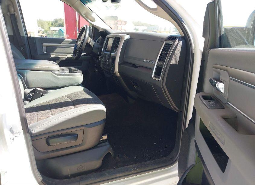 Photo 5 of 2018 Ram 1500 BIG HORN 4X4 6'4 BOX (VIN 1C6RR7TTXJS150383)