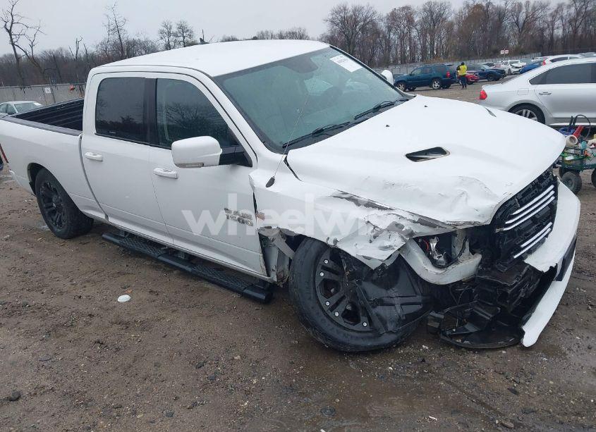 2015 Ram 1500 SPORT (VIN 1C6RR7UT4FS577015) main photo