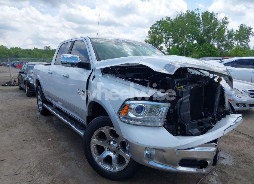 2017 Ram 1500 LARAMIE 4X4 6'4 BOX (VIN 1C6RR7VT3HS842511) main photo