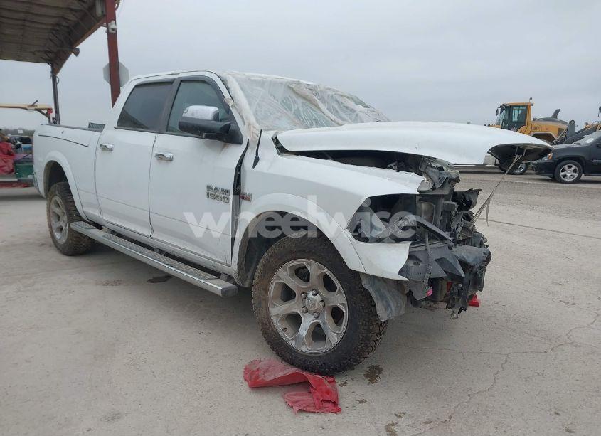 2017 Ram 1500 LARAMIE 4X4 6'4" BOX (VIN 1C6RR7VT7HS772575) main photo